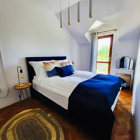 Holiday home Mala Kuca *