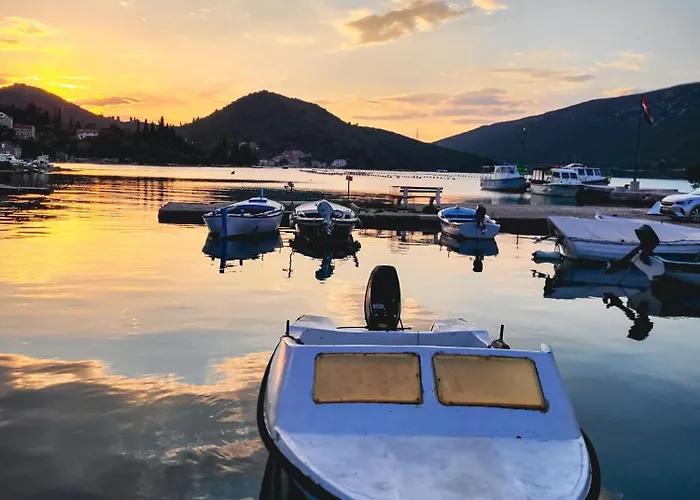 Mala Kuca بيت للعطل *